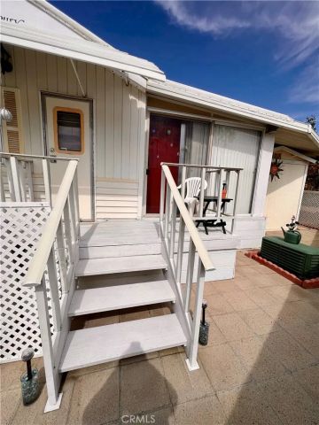 1295 S Cawston Avenue 6, Hemet, CA 92545