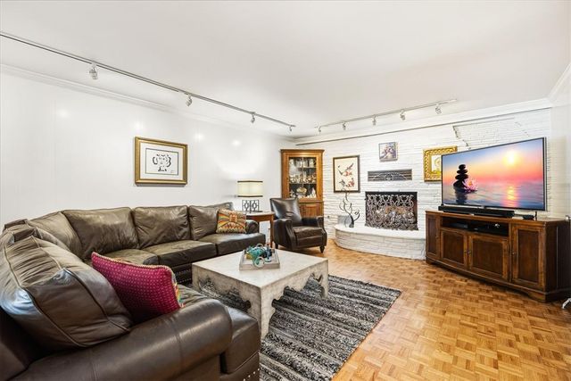 1810 Elmhurst Avenue, Nichols Hills, OK 73120