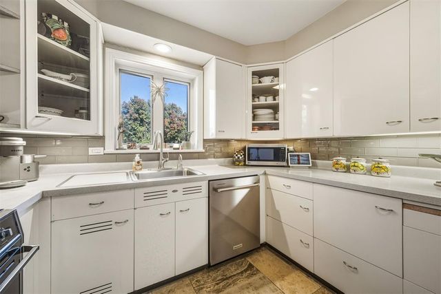 1810 Elmhurst Avenue, Nichols Hills, OK 73120