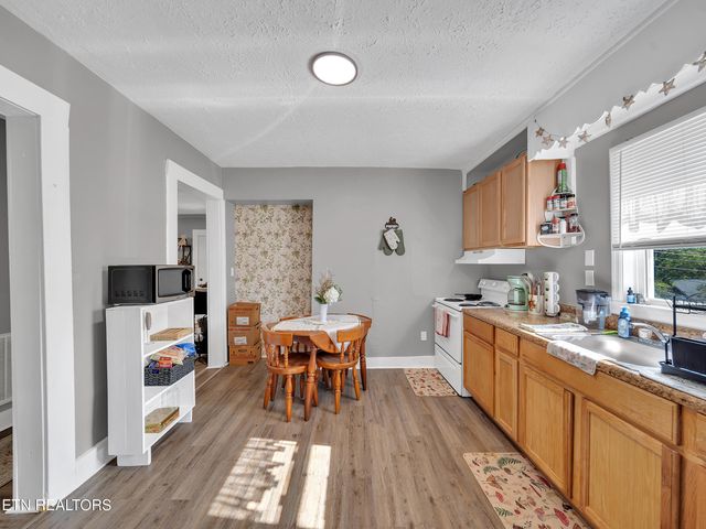 2123 Vermont Ave, Knoxville, TN 37921