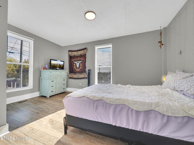 2123 Vermont Ave, Knoxville, TN 37921