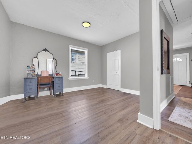 2123 Vermont Ave, Knoxville, TN 37921