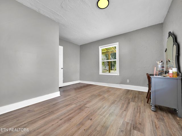 2123 Vermont Ave, Knoxville, TN 37921