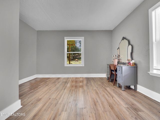 2123 Vermont Ave, Knoxville, TN 37921