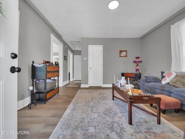 2123 Vermont Ave, Knoxville, TN 37921