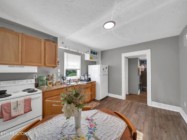 2123 Vermont Ave, Knoxville, TN 37921