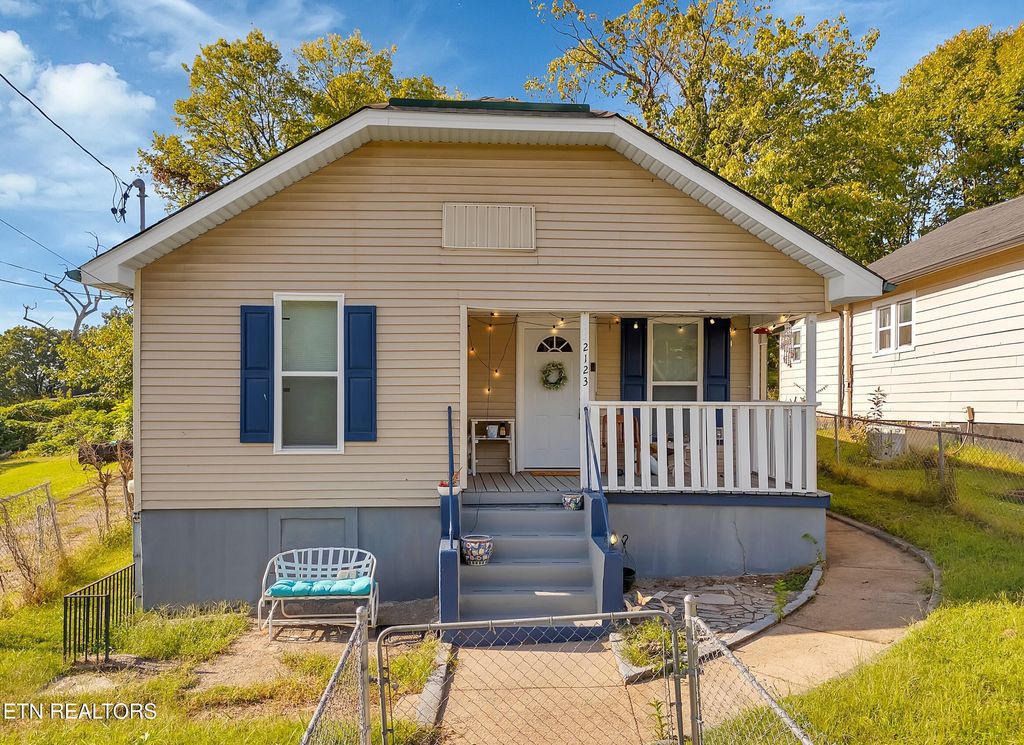 2123 Vermont Ave, Knoxville, TN 37921