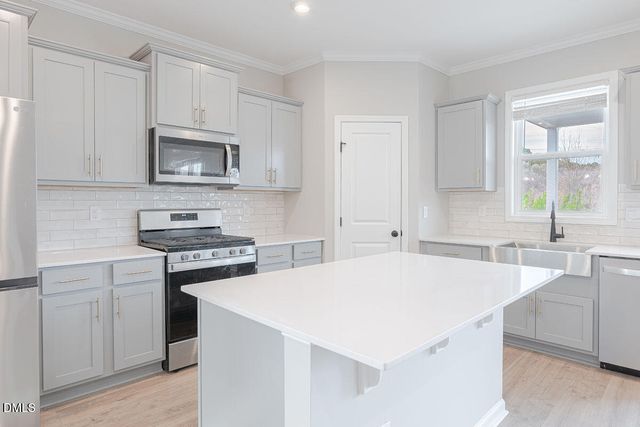 242 W Ravano Drive, Clayton, NC 27527