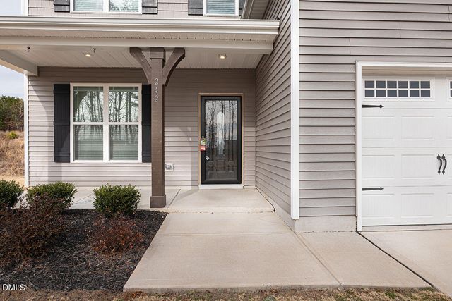 242 W Ravano Drive, Clayton, NC 27527