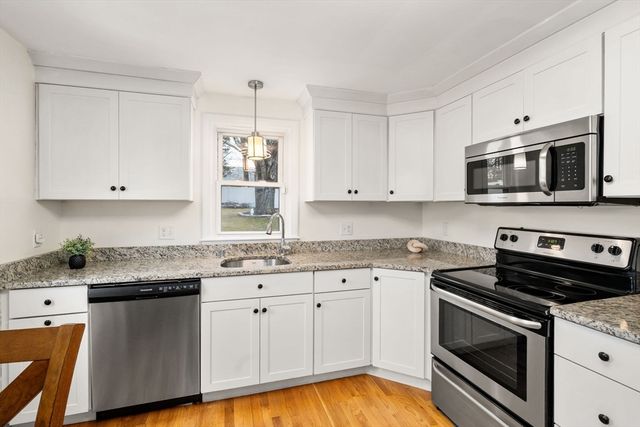 38 Irving Dr, Walpole, MA 02081