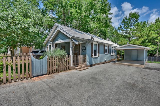 23 N Harris Street, Bellville, TX 77418