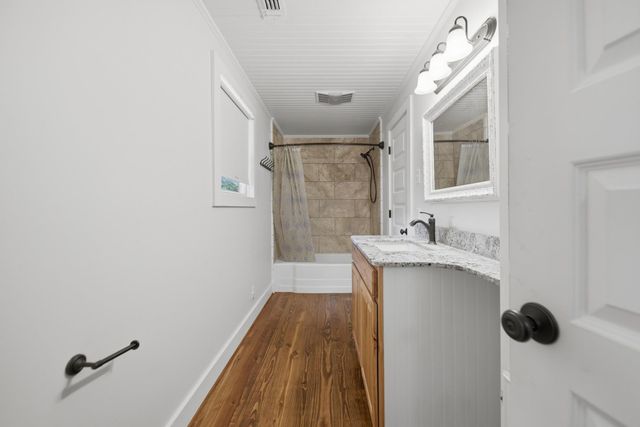 23 N Harris Street, Bellville, TX 77418