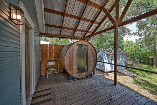 23 N Harris Street, Bellville, TX 77418