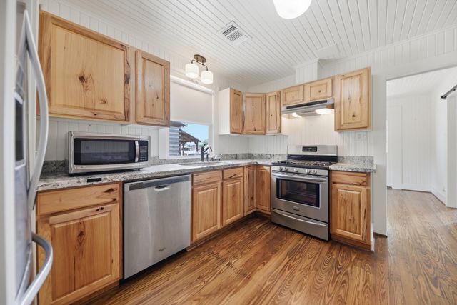 23 N Harris Street, Bellville, TX 77418