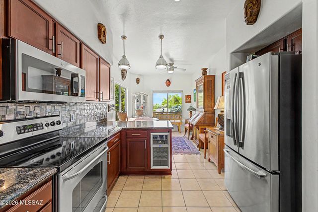 1137 S Speckled Stone Way, Tucson, AZ 85710