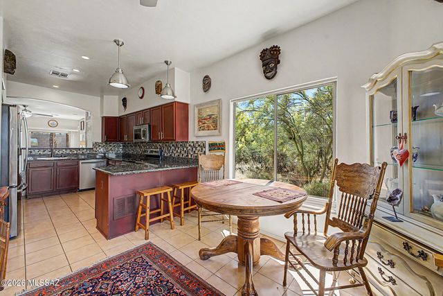 1137 S Speckled Stone Way, Tucson, AZ 85710