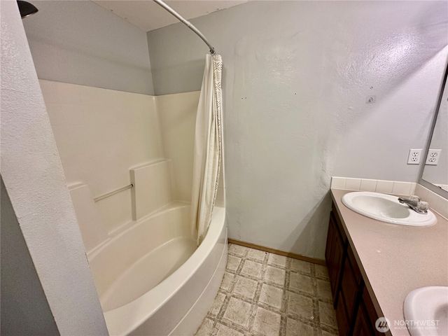 20003 Kuper Court SW, Centralia, WA 98531