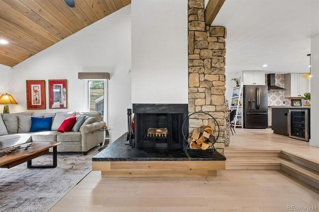 1567 W Briarwood Avenue, Littleton, CO 80120
