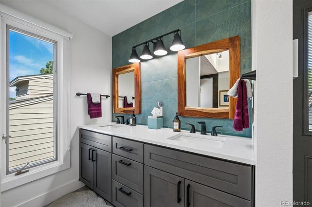 1567 W Briarwood Avenue, Littleton, CO 80120