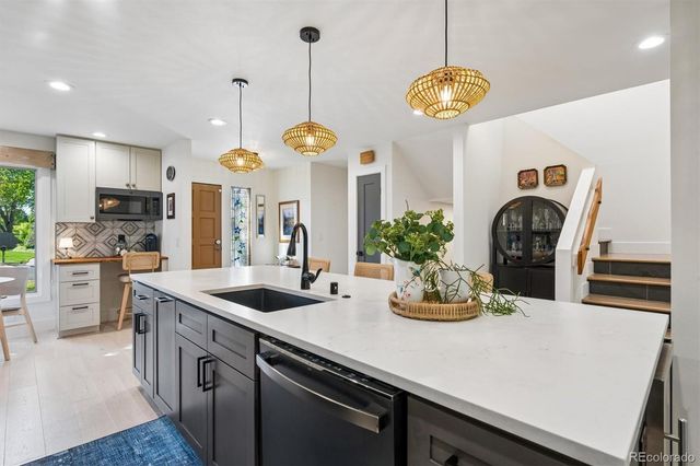 1567 W Briarwood Avenue, Littleton, CO 80120