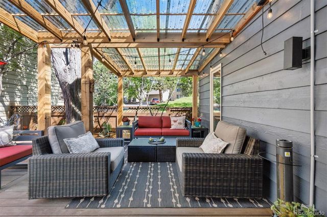 1567 W Briarwood Avenue, Littleton, CO 80120