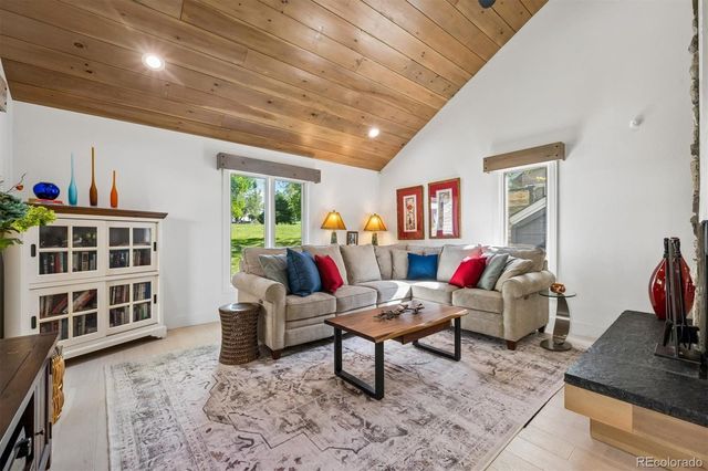 1567 W Briarwood Avenue, Littleton, CO 80120