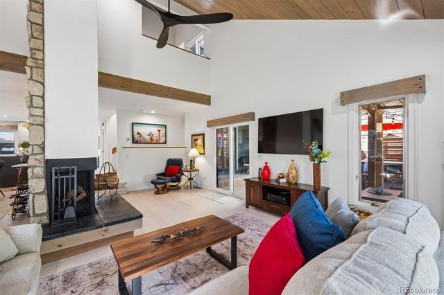 1567 W Briarwood Avenue, Littleton, CO 80120