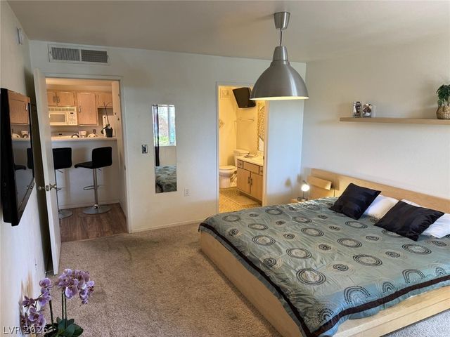7885 West Flamingo Road 1002, Las Vegas, NV 89147