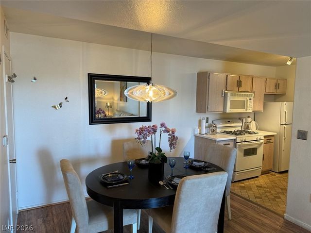7885 West Flamingo Road 1002, Las Vegas, NV 89147