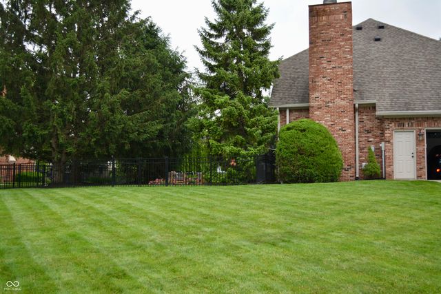 6862 Riverside Way, Fishers, IN 46038
