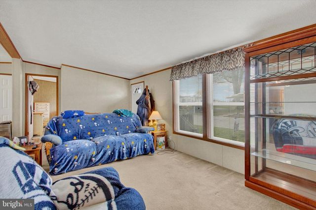 225 BRICK LN, New Oxford, PA 17350