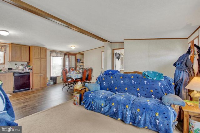 225 BRICK LN, New Oxford, PA 17350