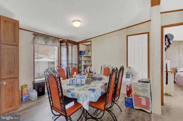 225 BRICK LN, New Oxford, PA 17350