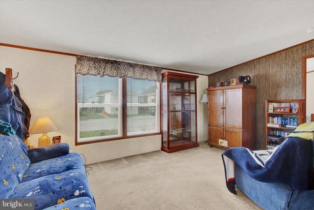 225 BRICK LN, New Oxford, PA 17350