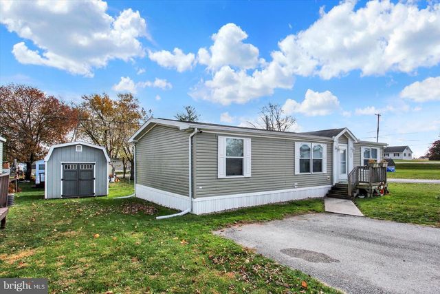 225 BRICK LN, New Oxford, PA 17350