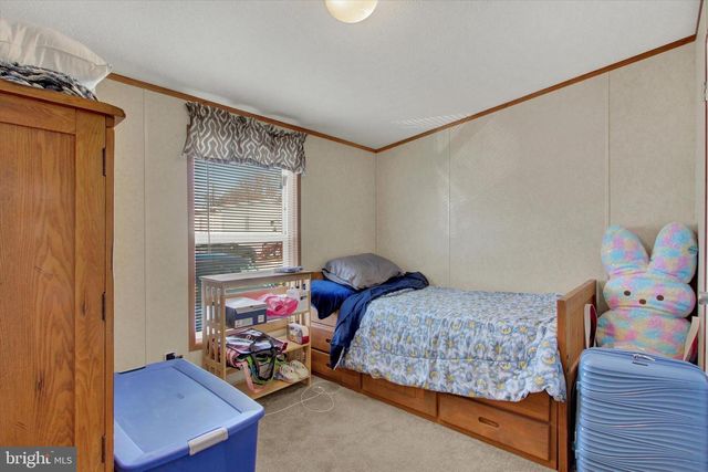 225 BRICK LN, New Oxford, PA 17350