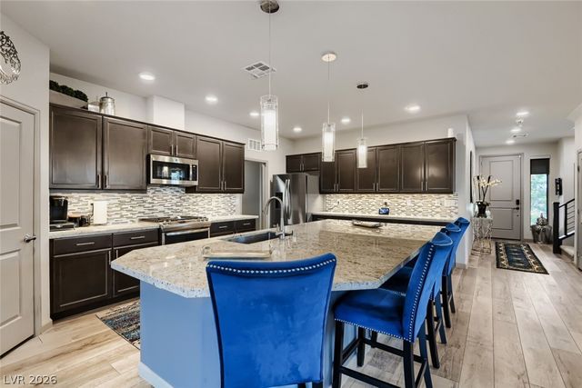 356 Coastal Fog Avenue, Las Vegas, NV 89183