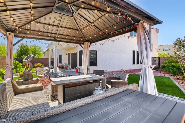 356 Coastal Fog Avenue, Las Vegas, NV 89183