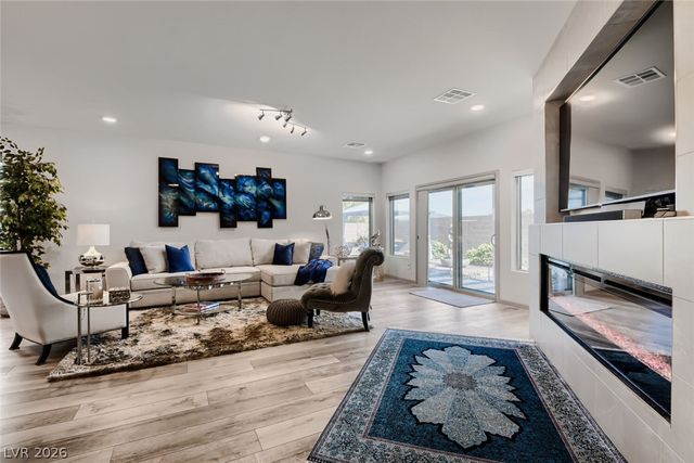 356 Coastal Fog Avenue, Las Vegas, NV 89183