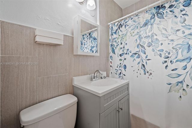 1395 NE 177th St, North Miami Beach, FL 33162