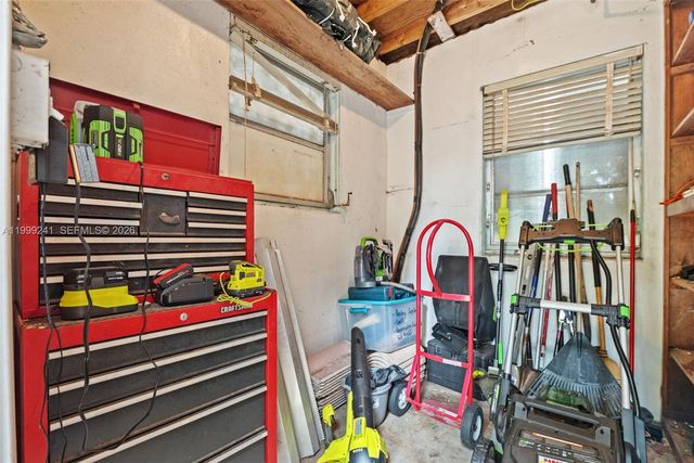 1395 NE 177th St, North Miami Beach, FL 33162