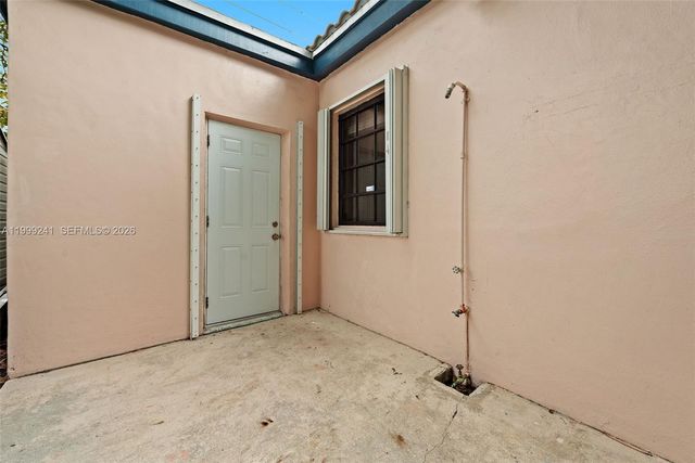 1395 NE 177th St, North Miami Beach, FL 33162