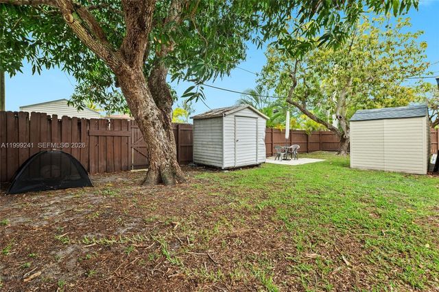 1395 NE 177th St, North Miami Beach, FL 33162