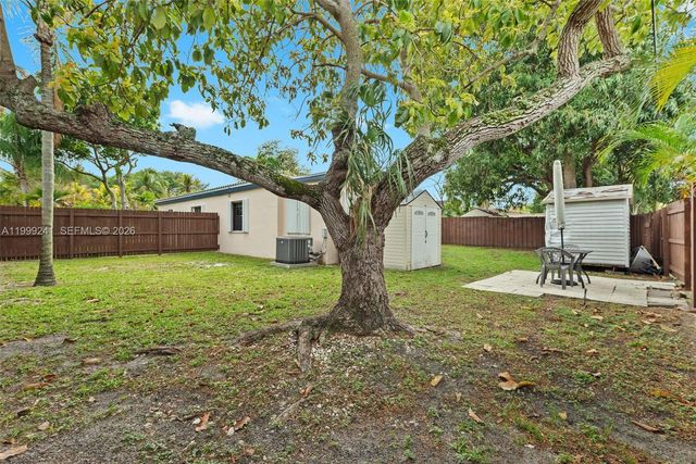 1395 NE 177th St, North Miami Beach, FL 33162