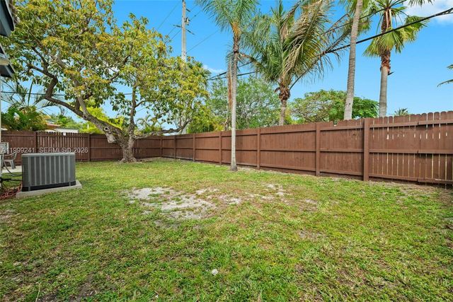 1395 NE 177th St, North Miami Beach, FL 33162