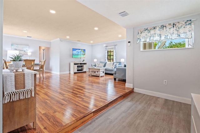 1395 NE 177th St, North Miami Beach, FL 33162