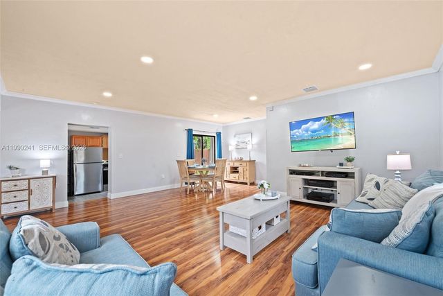 1395 NE 177th St, North Miami Beach, FL 33162