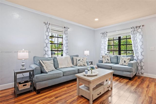 1395 NE 177th St, North Miami Beach, FL 33162