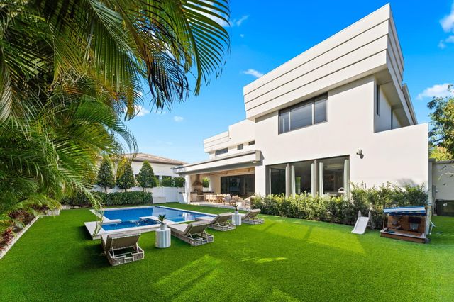 1032 SE 12th Way, Fort Lauderdale, FL 33316