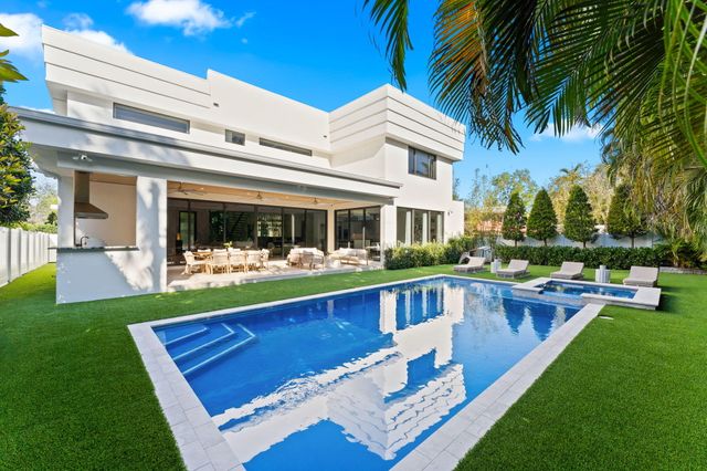 1032 SE 12th Way, Fort Lauderdale, FL 33316